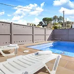 Villa Ferreira